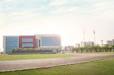 الجامعة الأمريكية في رأس الخيمة تحصل على اعتماد مجلس الاعتماد الأمريكي للهندسة والتكنولوجيا لثلاثة برامج جامعية لديها