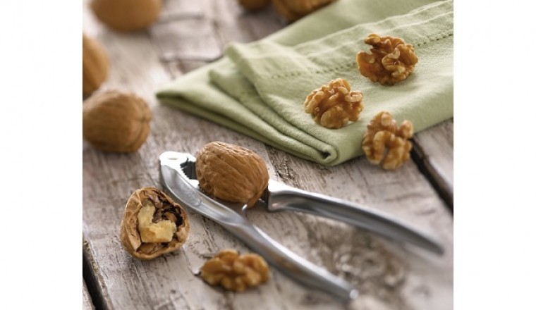 Daily Consumption of Walnuts Has a Positive Role in Improving Metabolic Syndrome