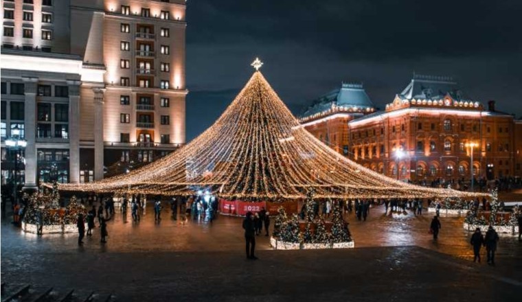 Moscow transforms into Christmas City