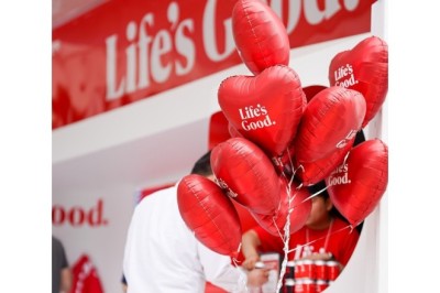 شاركوا في تحدّي إيماءة إصبع القلب من إل جي للتعبير عن مشاعر الحب والاهتمام والتواصل