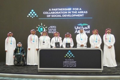 Almarai signs an MoU with the Authority of People with Disabilities to train and employ them.