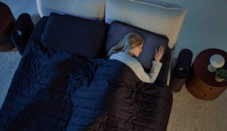 توسع شركة Eight Sleep منصة تكنولوجيا النوم الخاصة بها مع غطاء وسادة Pod الجديد