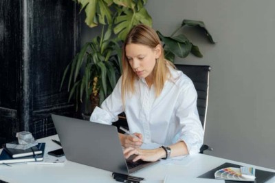 What Is Attention Residue? The Hidden Focus Killer That’s Sabotaging Your Productivity